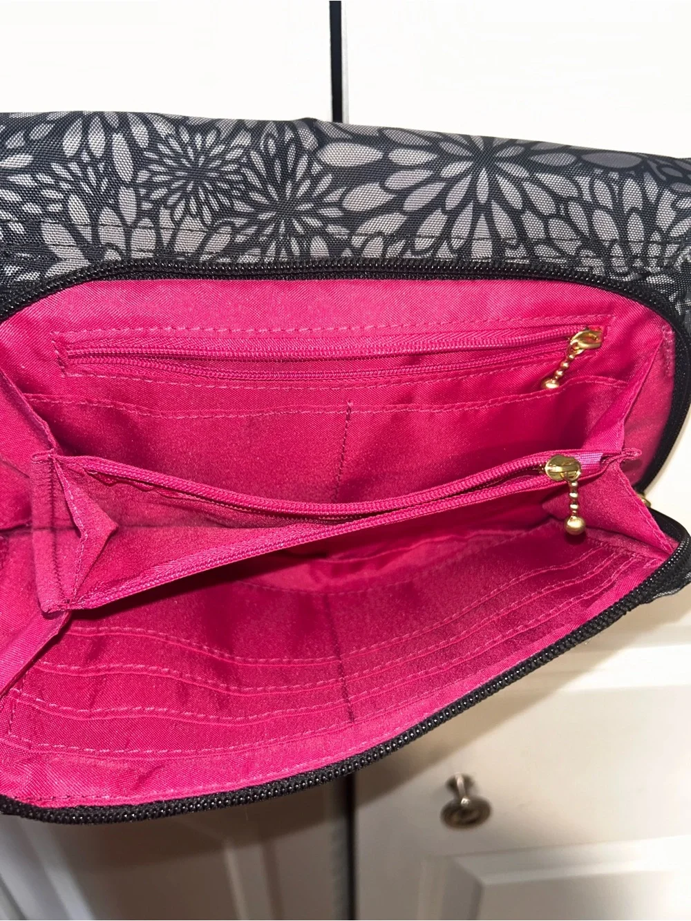 Baggallini Black Floral Crossbody with Gold Turn-Lock
